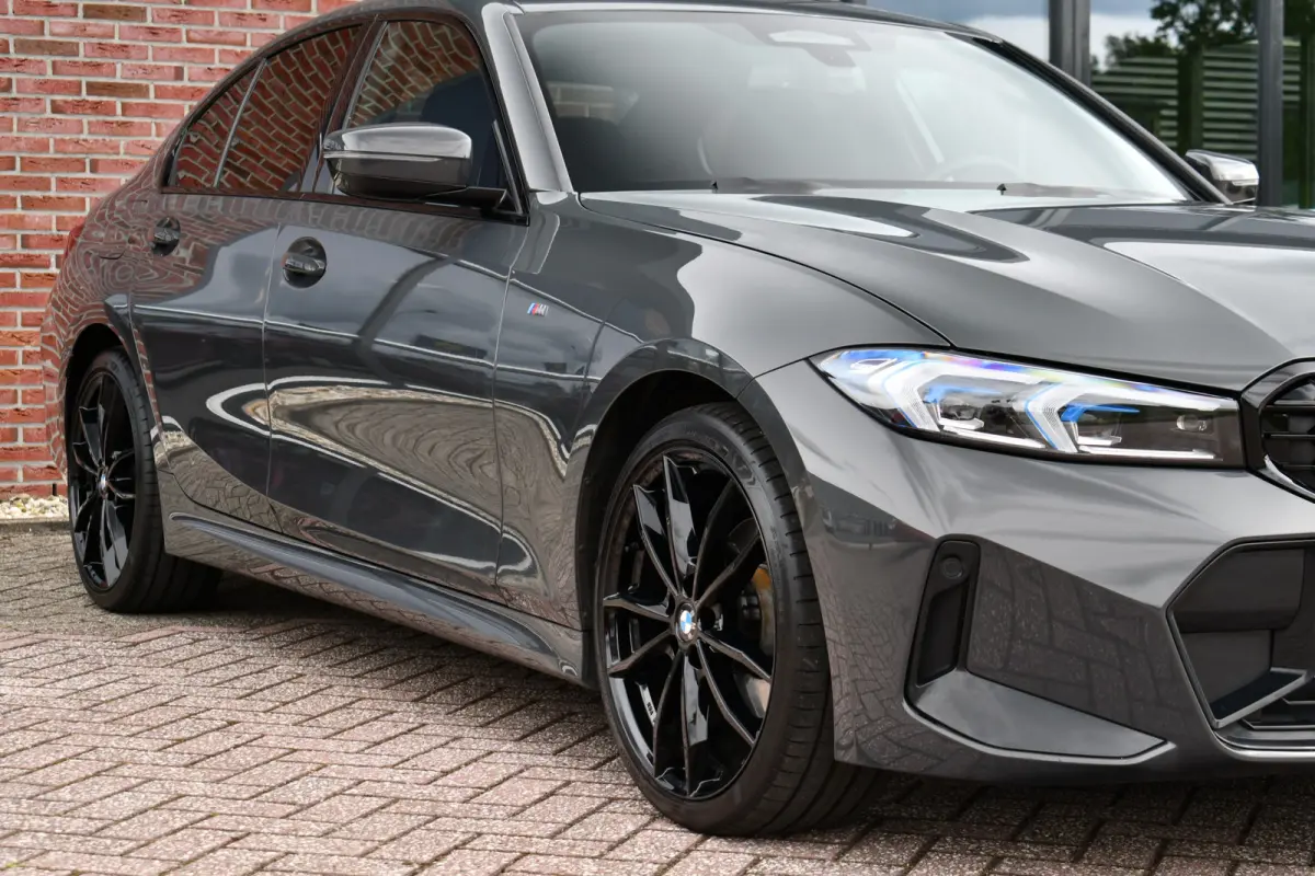 320i M-Sport LCI-2 Dravit Pano ACC 360 HUD 19inch El-klep