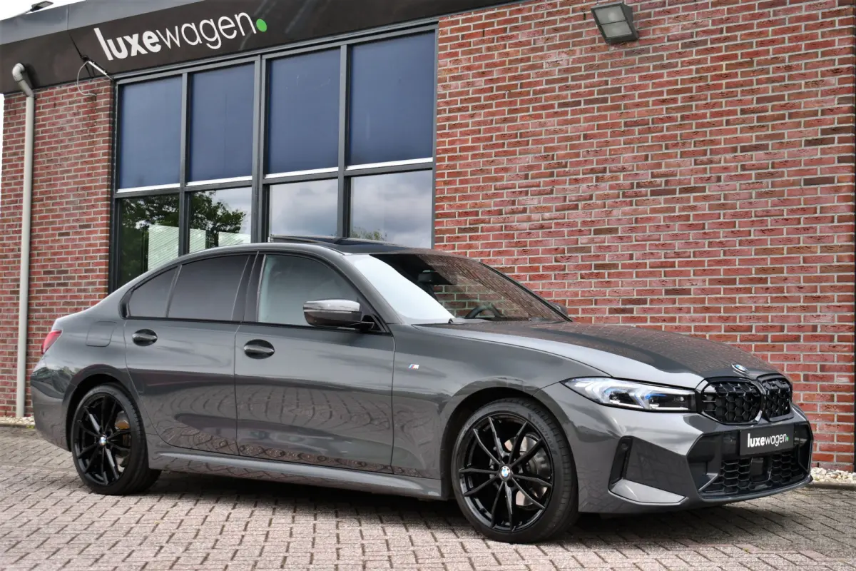 320i M-Sport LCI-2 Dravit Pano ACC 360 HUD 19inch El-klep