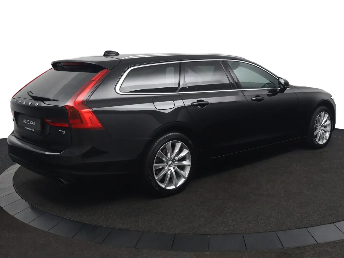 T5 90th Anniversary Edition | Stoelverwarming | BLIS | Adaptieve Cruise control | Camera | Parkeersensoren voor en achter | Leder | Carplay |