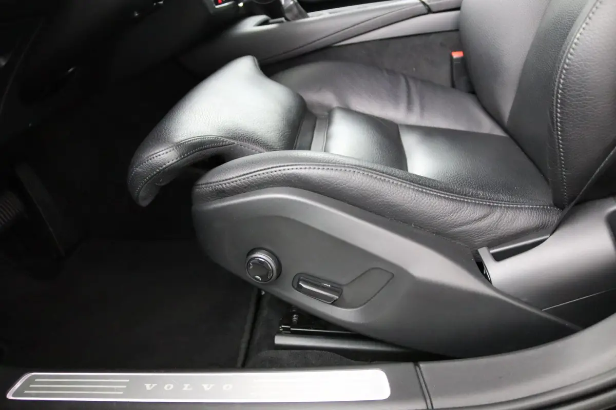 T5 90th Anniversary Edition | Stoelverwarming | BLIS | Adaptieve Cruise control | Camera | Parkeersensoren voor en achter | Leder | Carplay |