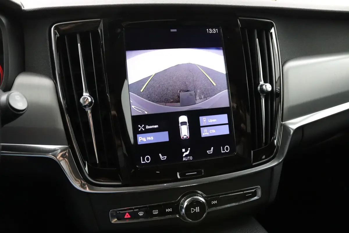 T5 90th Anniversary Edition | Stoelverwarming | BLIS | Adaptieve Cruise control | Camera | Parkeersensoren voor en achter | Leder | Carplay |