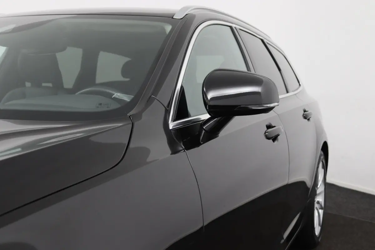 T5 90th Anniversary Edition | Stoelverwarming | BLIS | Adaptieve Cruise control | Camera | Parkeersensoren voor en achter | Leder | Carplay |