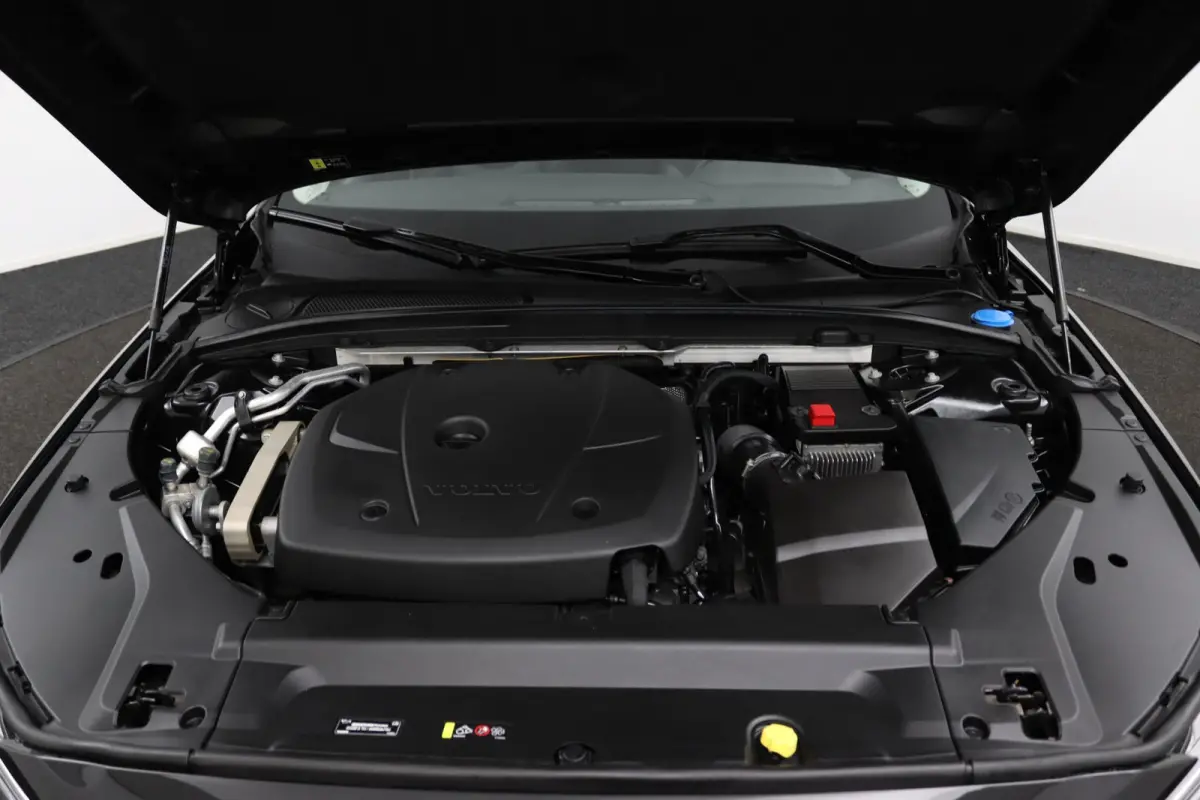 T5 90th Anniversary Edition | Stoelverwarming | BLIS | Adaptieve Cruise control | Camera | Parkeersensoren voor en achter | Leder | Carplay |