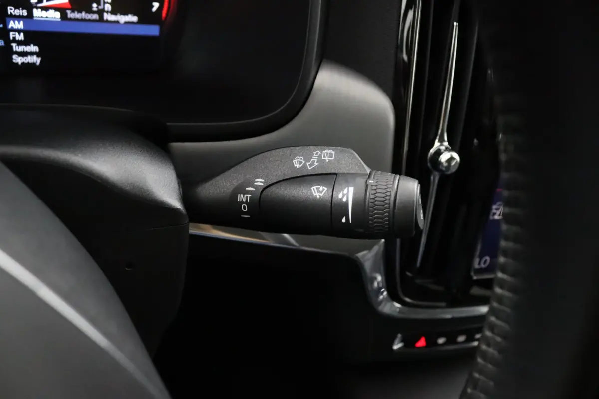 T5 90th Anniversary Edition | Stoelverwarming | BLIS | Adaptieve Cruise control | Camera | Parkeersensoren voor en achter | Leder | Carplay |