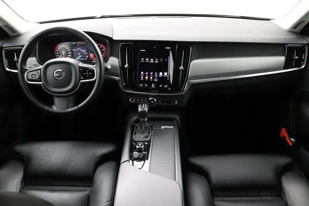 T5 90th Anniversary Edition | Stoelverwarming | BLIS | Adaptieve Cruise control | Camera | Parkeersensoren voor en achter | Leder | Carplay |