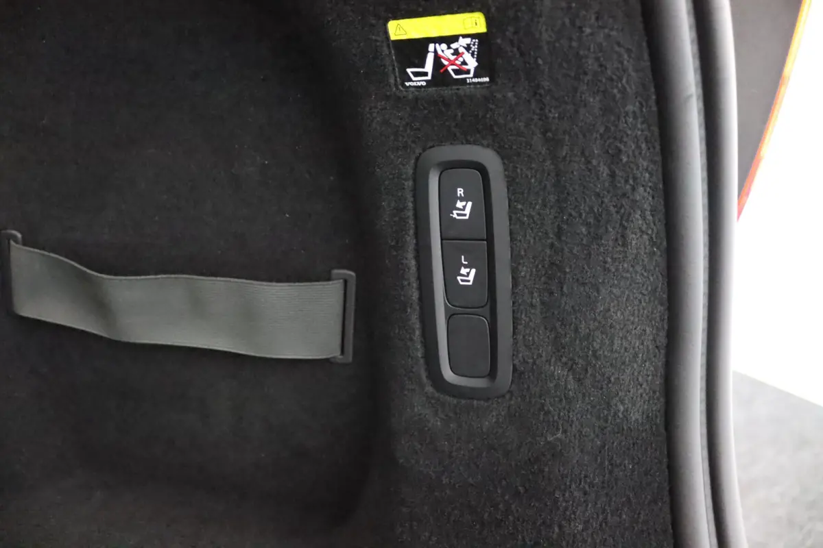 T5 90th Anniversary Edition | Stoelverwarming | BLIS | Adaptieve Cruise control | Camera | Parkeersensoren voor en achter | Leder | Carplay |