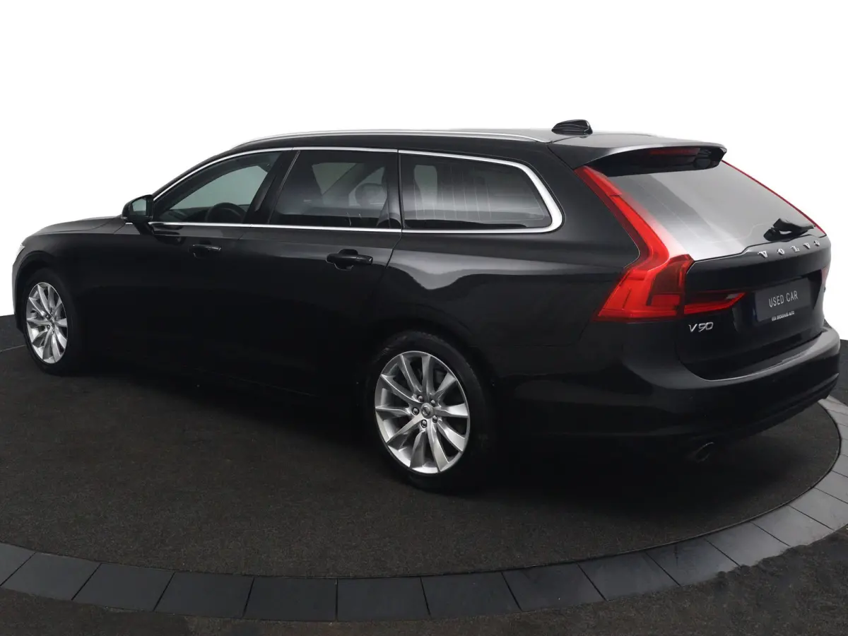 T5 90th Anniversary Edition | Stoelverwarming | BLIS | Adaptieve Cruise control | Camera | Parkeersensoren voor en achter | Leder | Carplay |