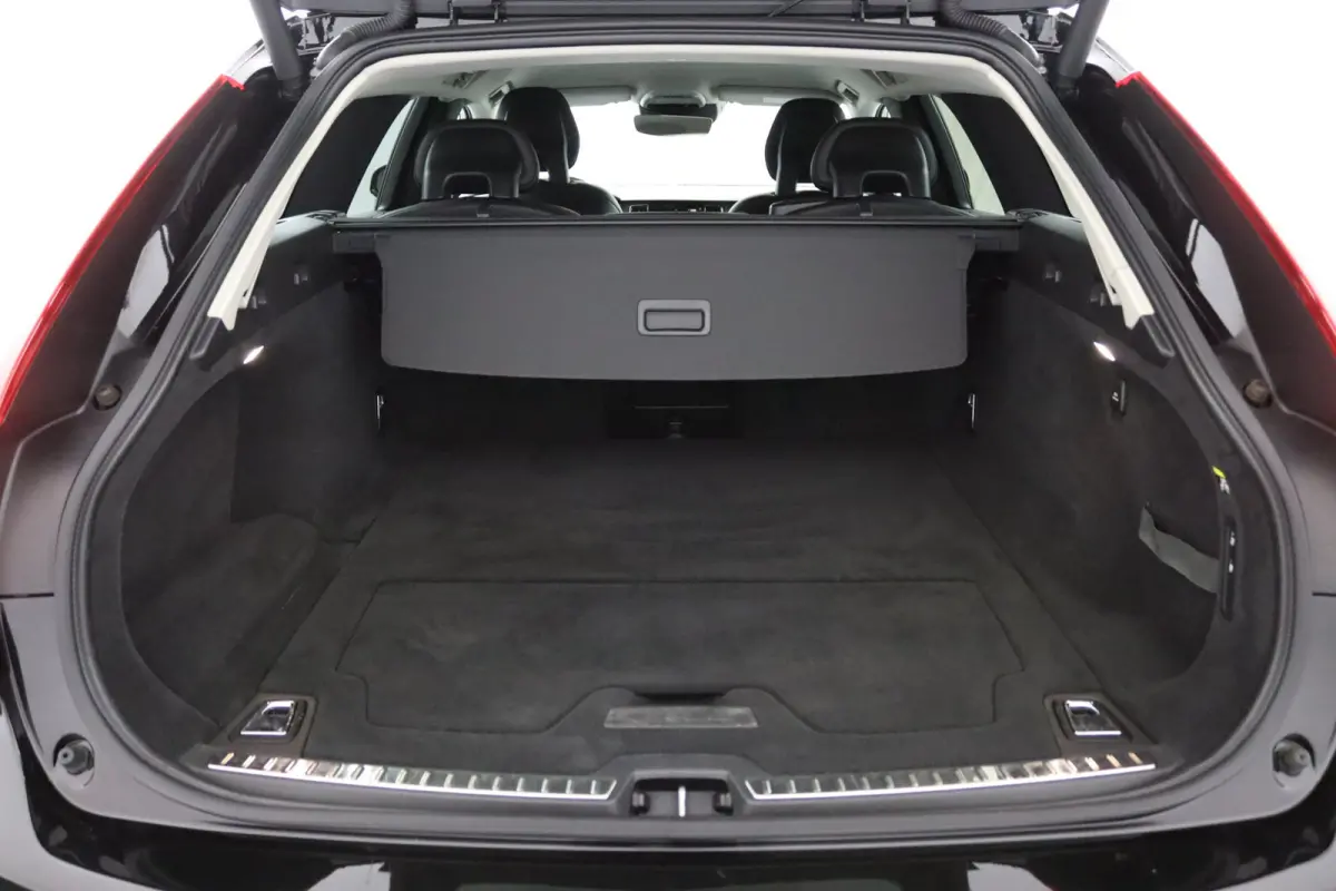T5 90th Anniversary Edition | Stoelverwarming | BLIS | Adaptieve Cruise control | Camera | Parkeersensoren voor en achter | Leder | Carplay |