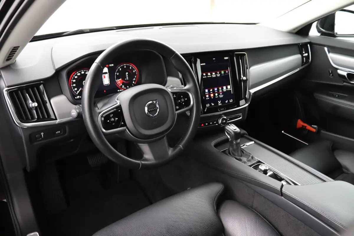 T5 90th Anniversary Edition | Stoelverwarming | BLIS | Adaptieve Cruise control | Camera | Parkeersensoren voor en achter | Leder | Carplay |