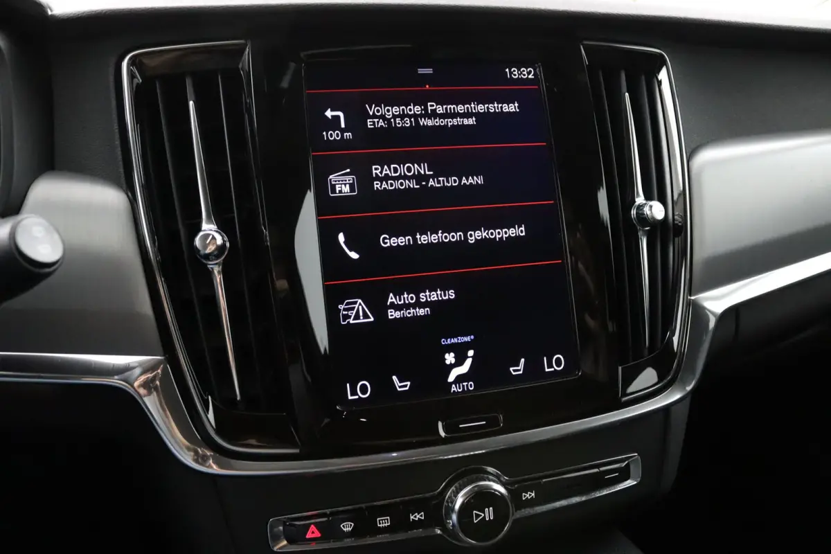 T5 90th Anniversary Edition | Stoelverwarming | BLIS | Adaptieve Cruise control | Camera | Parkeersensoren voor en achter | Leder | Carplay |