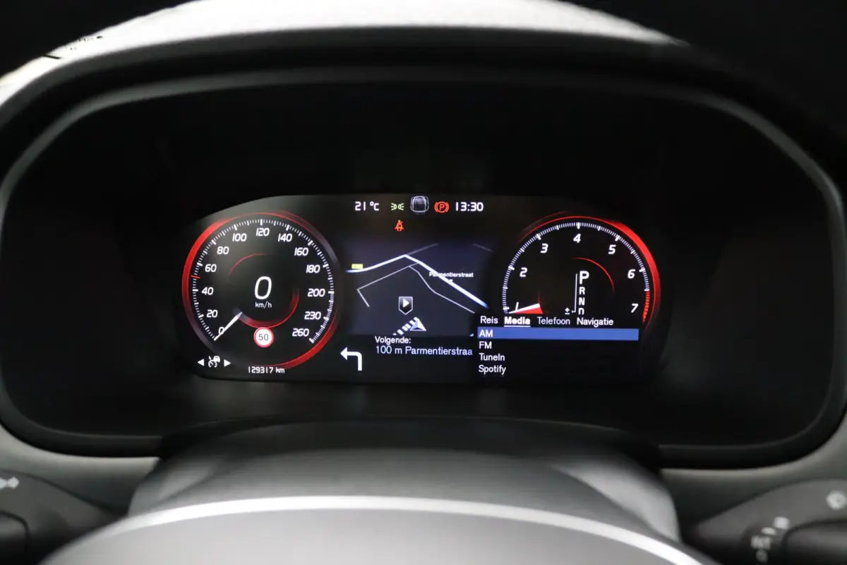 T5 90th Anniversary Edition | Stoelverwarming | BLIS | Adaptieve Cruise control | Camera | Parkeersensoren voor en achter | Leder | Carplay |