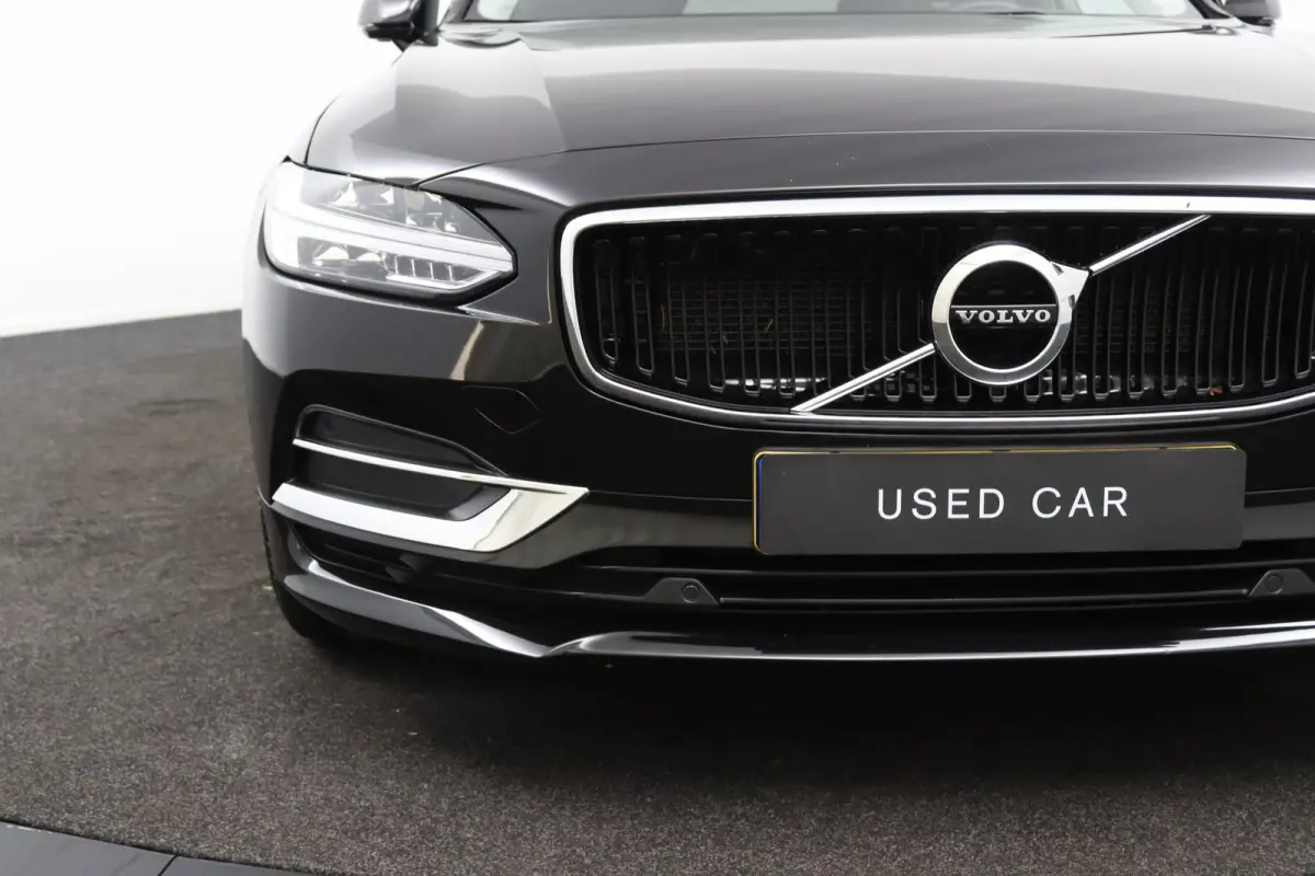 T5 90th Anniversary Edition | Stoelverwarming | BLIS | Adaptieve Cruise control | Camera | Parkeersensoren voor en achter | Leder | Carplay |