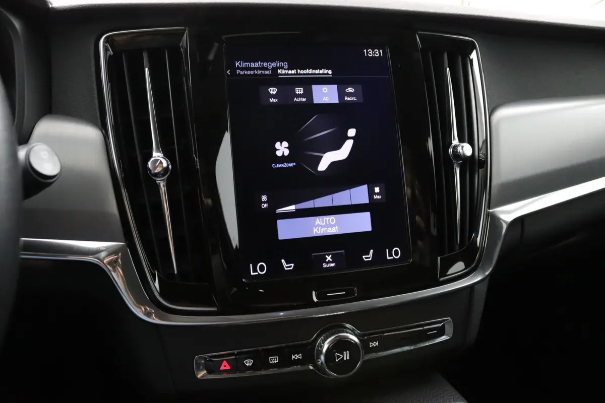 T5 90th Anniversary Edition | Stoelverwarming | BLIS | Adaptieve Cruise control | Camera | Parkeersensoren voor en achter | Leder | Carplay |