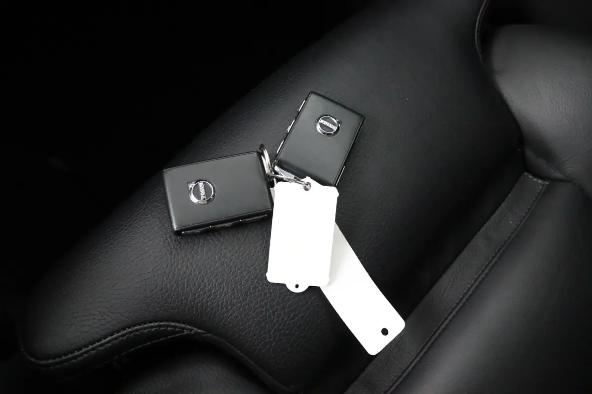 T5 90th Anniversary Edition | Stoelverwarming | BLIS | Adaptieve Cruise control | Camera | Parkeersensoren voor en achter | Leder | Carplay |