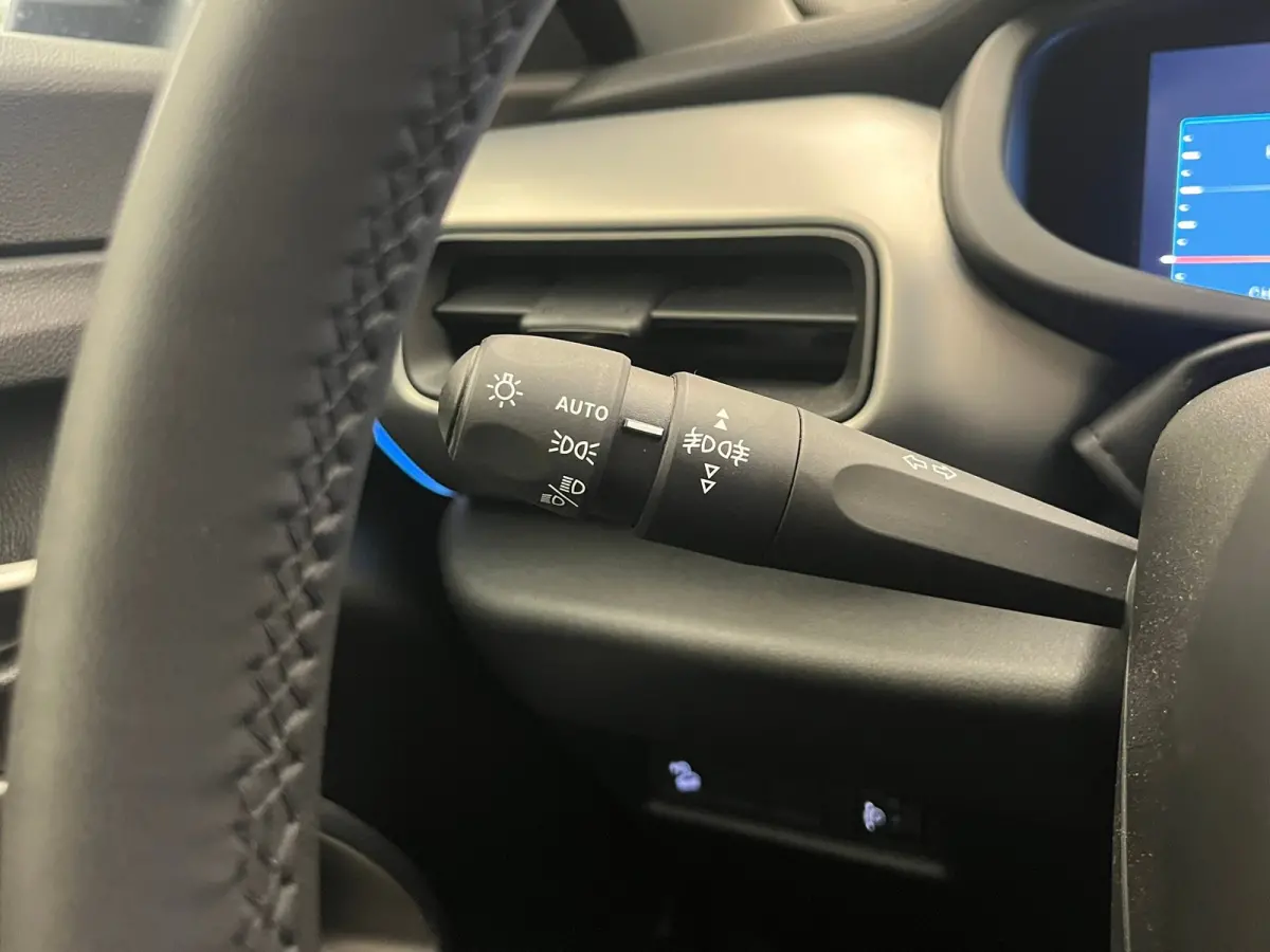 Summit 54kWh Full 156pk 18"Lichtmetaal | Adaptive Cruise | Climate Controle | Keyless Start | Carplay | LED | Digitaal Dashboard | 11 kW lader | Achteruitrijcamera | Airco (automatisch)