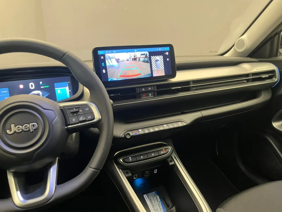 Summit 54kWh Full 156pk 18"Lichtmetaal | Adaptive Cruise | Climate Controle | Keyless Start | Carplay | LED | Digitaal Dashboard | 11 kW lader | Achteruitrijcamera | Airco (automatisch)