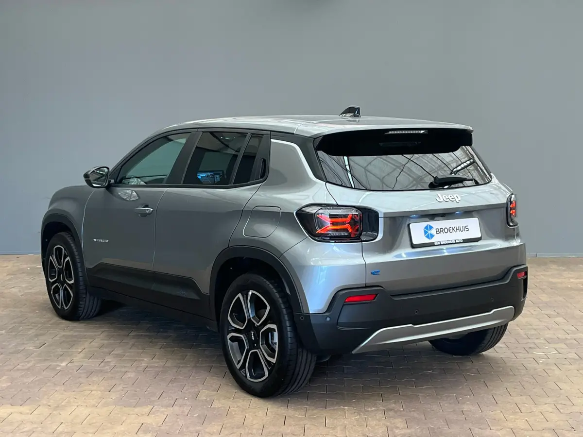 Summit 54kWh Full 156pk 18"Lichtmetaal | Adaptive Cruise | Climate Controle | Keyless Start | Carplay | LED | Digitaal Dashboard | 11 kW lader | Achteruitrijcamera | Airco (automatisch)