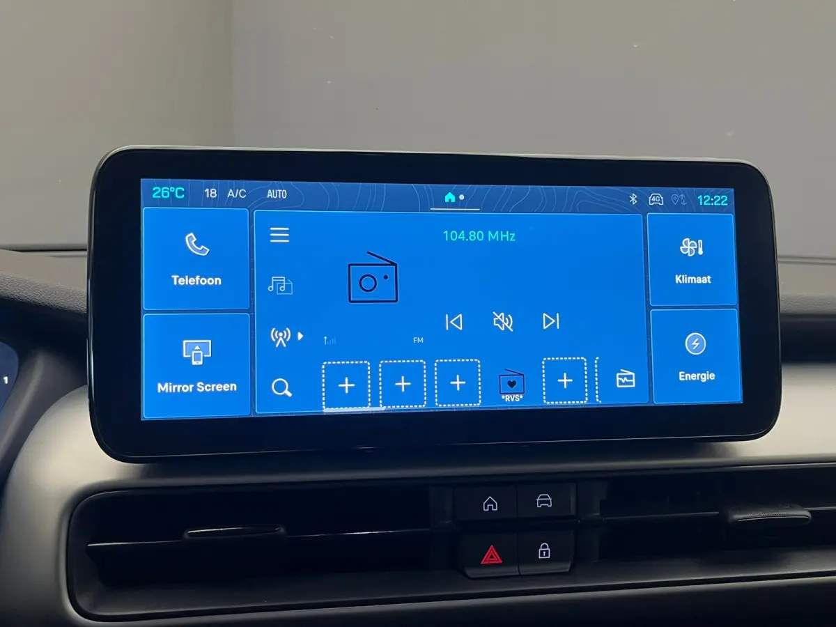 Summit 54kWh Full 156pk 18"Lichtmetaal | Adaptive Cruise | Climate Controle | Keyless Start | Carplay | LED | Digitaal Dashboard | 11 kW lader | Achteruitrijcamera | Airco (automatisch)
