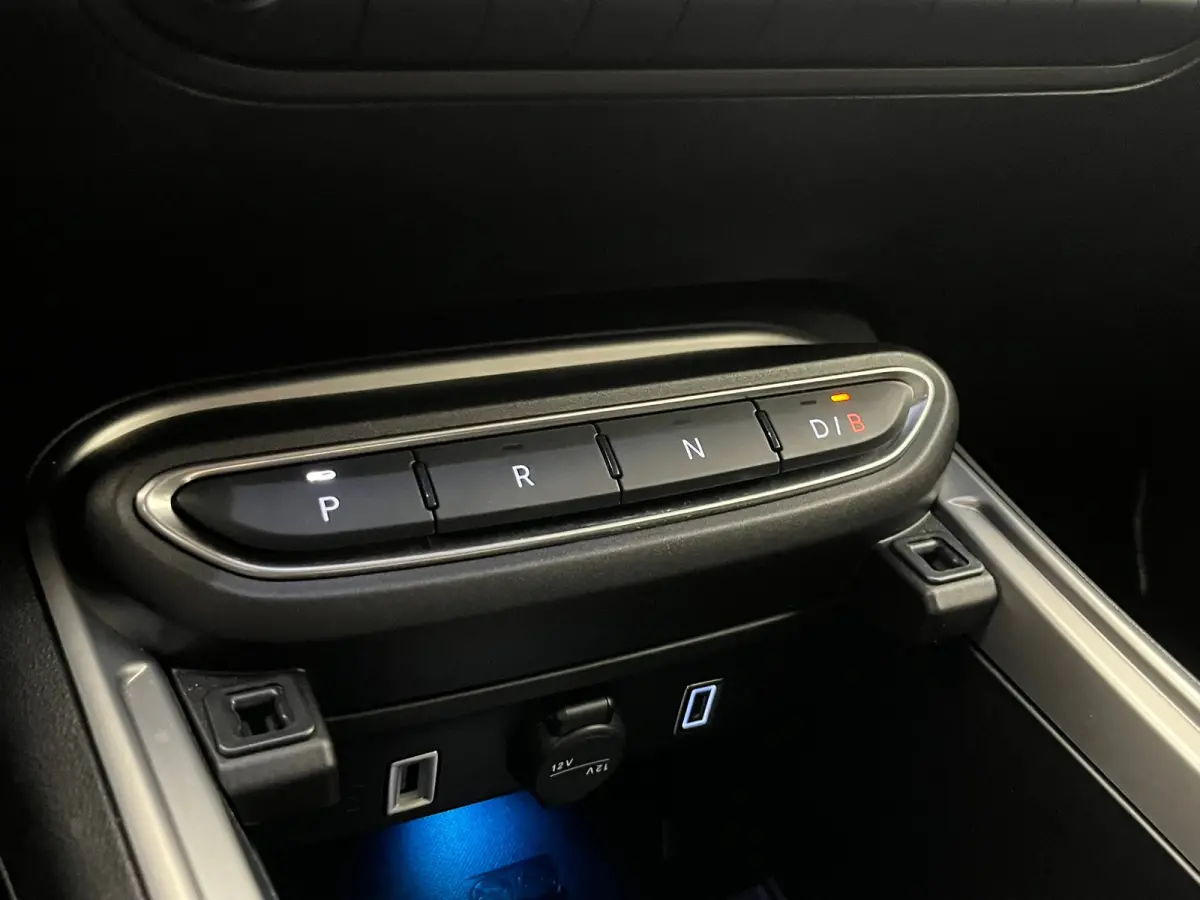 Summit 54kWh Full 156pk 18"Lichtmetaal | Adaptive Cruise | Climate Controle | Keyless Start | Carplay | LED | Digitaal Dashboard | 11 kW lader | Achteruitrijcamera | Airco (automatisch)