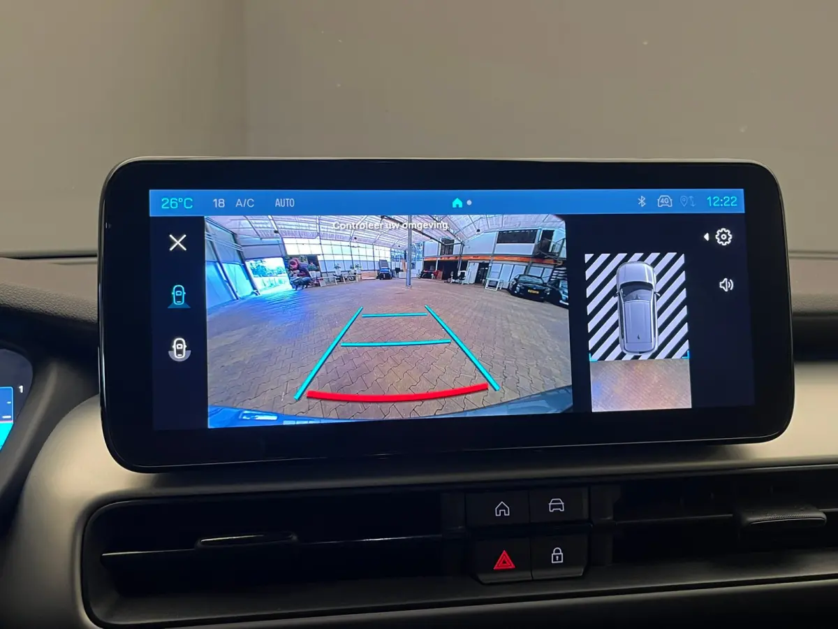 Summit 54kWh Full 156pk 18"Lichtmetaal | Adaptive Cruise | Climate Controle | Keyless Start | Carplay | LED | Digitaal Dashboard | 11 kW lader | Achteruitrijcamera | Airco (automatisch)