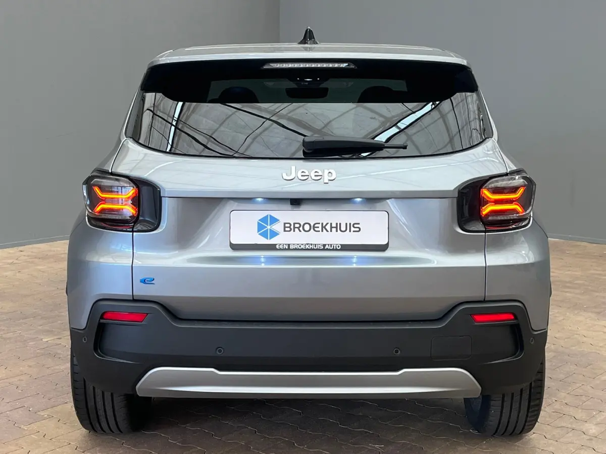 Summit 54kWh Full 156pk 18"Lichtmetaal | Adaptive Cruise | Climate Controle | Keyless Start | Carplay | LED | Digitaal Dashboard | 11 kW lader | Achteruitrijcamera | Airco (automatisch)