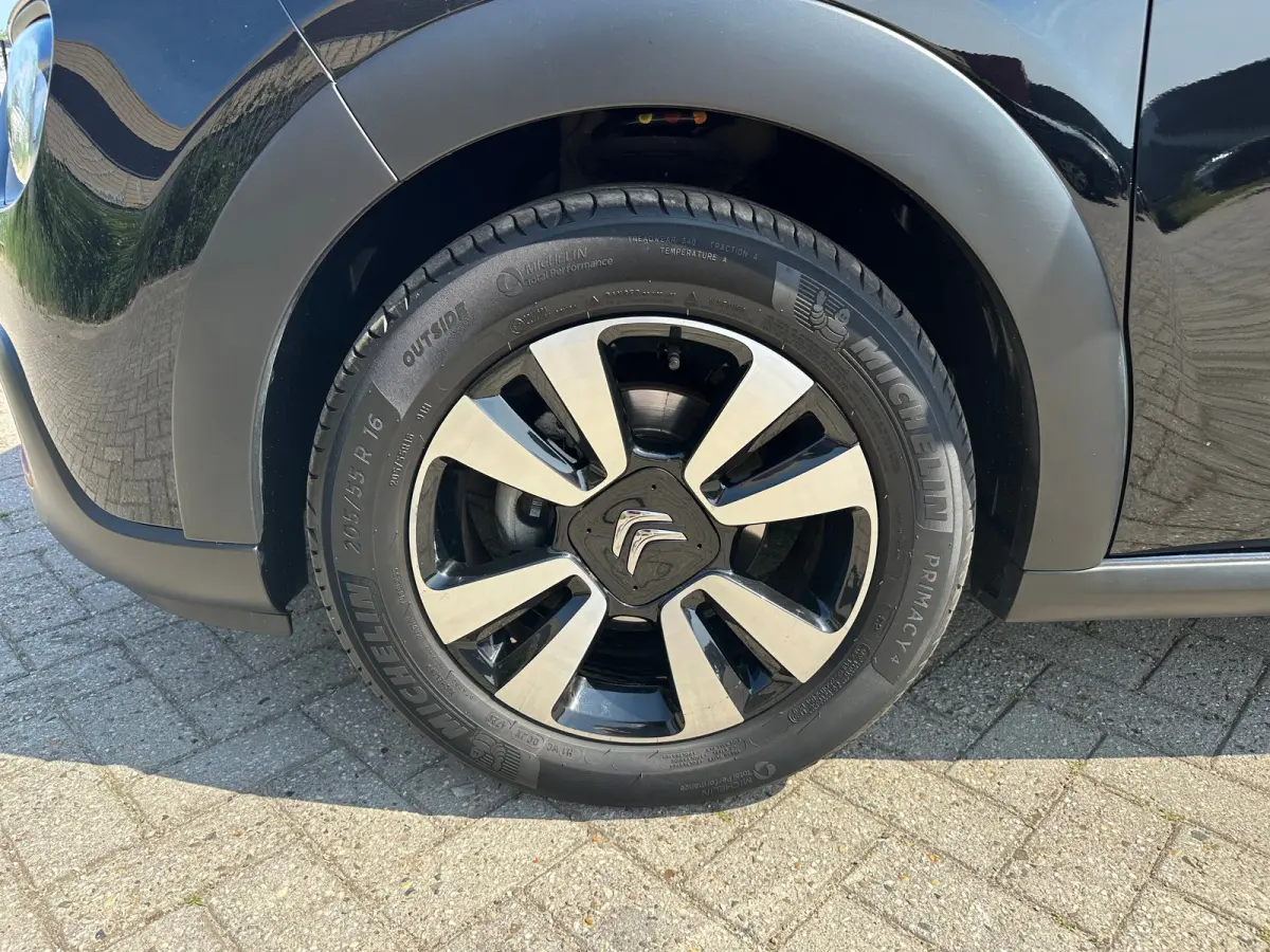 1.2 PureTech C-Series | Navigatie | Trekhaak | Carplay | Climate Control | Cruise Control | Getint Glas | L.M. velgen | | Achterbank in delen neerklapbaar | Airco (automatisch) | Apple Carpl