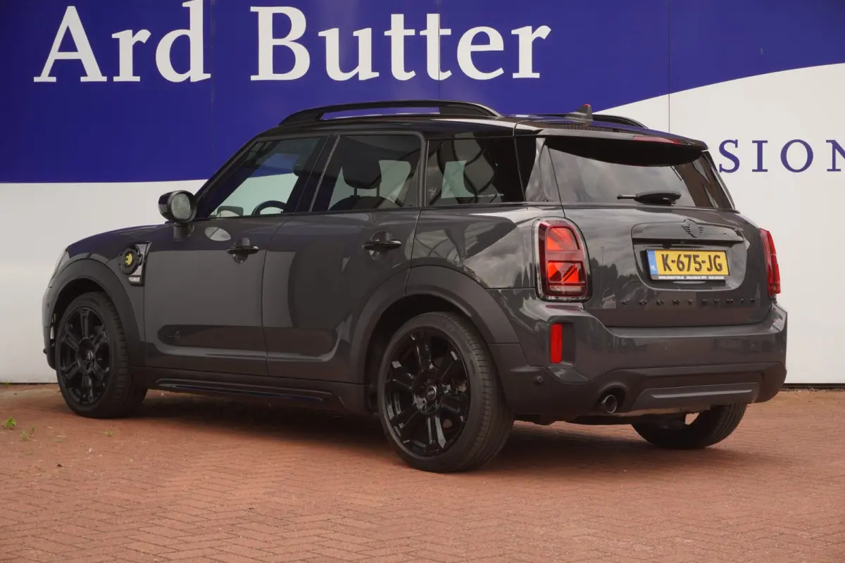 1.5 Cooper ALL4+Pano-dak+volleder+19"Lmv+Elek-Klep+Trim/Serious-Pakket+camera+navi+thunder-grey+Harman-Kardon