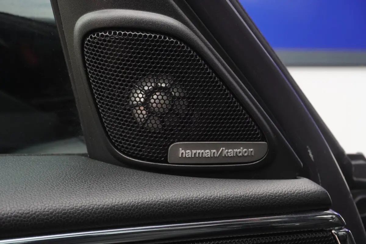 1.5 Cooper ALL4+Pano-dak+volleder+19"Lmv+Elek-Klep+Trim/Serious-Pakket+camera+navi+thunder-grey+Harman-Kardon