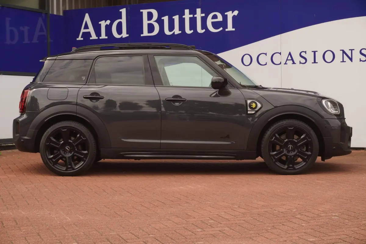 1.5 Cooper ALL4+Pano-dak+volleder+19"Lmv+Elek-Klep+Trim/Serious-Pakket+camera+navi+thunder-grey+Harman-Kardon