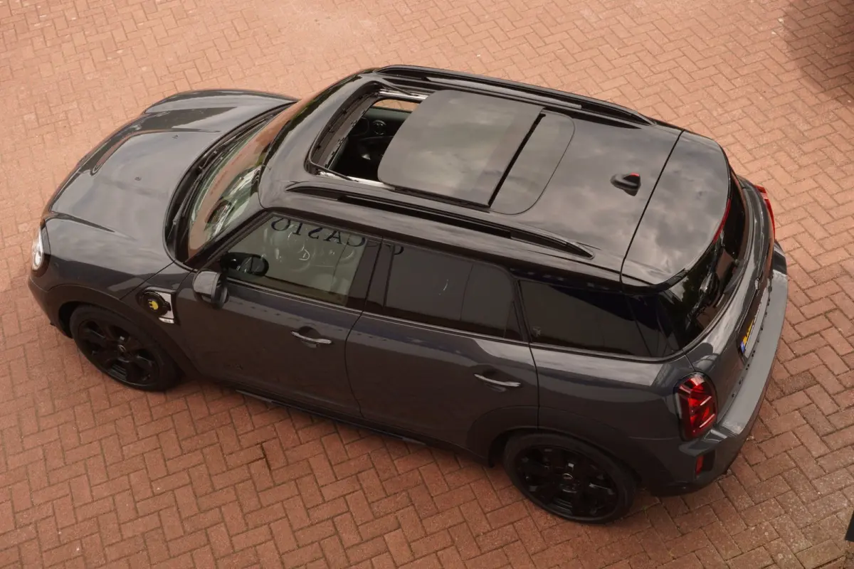 1.5 Cooper ALL4+Pano-dak+volleder+19"Lmv+Elek-Klep+Trim/Serious-Pakket+camera+navi+thunder-grey+Harman-Kardon