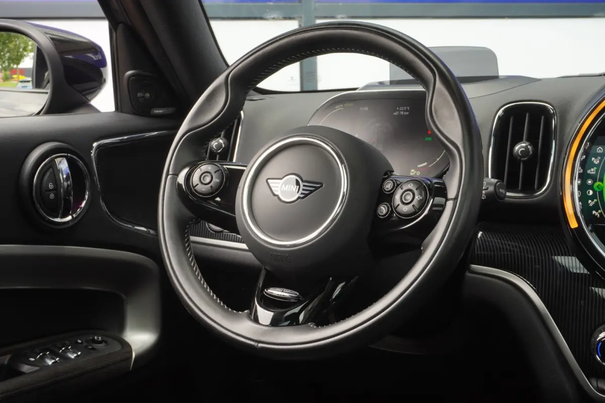 1.5 Cooper ALL4+Pano-dak+volleder+19"Lmv+Elek-Klep+Trim/Serious-Pakket+camera+navi+thunder-grey+Harman-Kardon