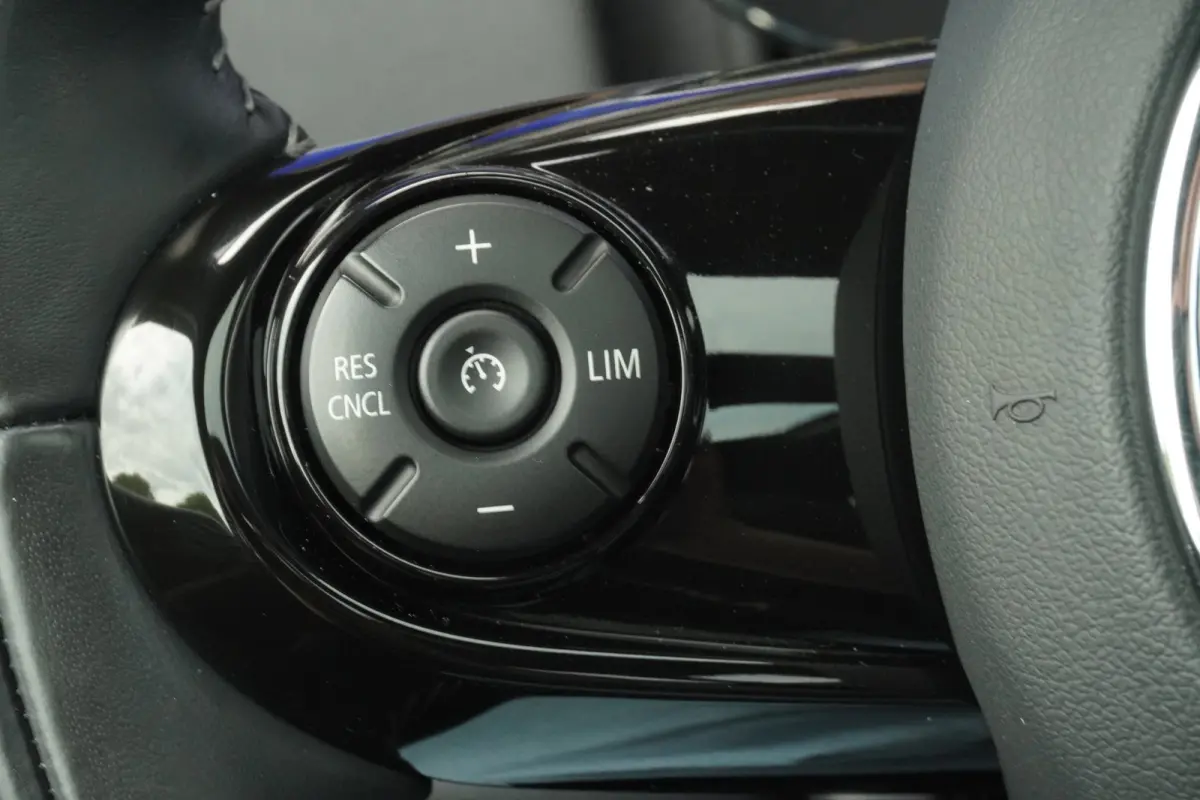 1.5 Cooper ALL4+Pano-dak+volleder+19"Lmv+Elek-Klep+Trim/Serious-Pakket+camera+navi+thunder-grey+Harman-Kardon