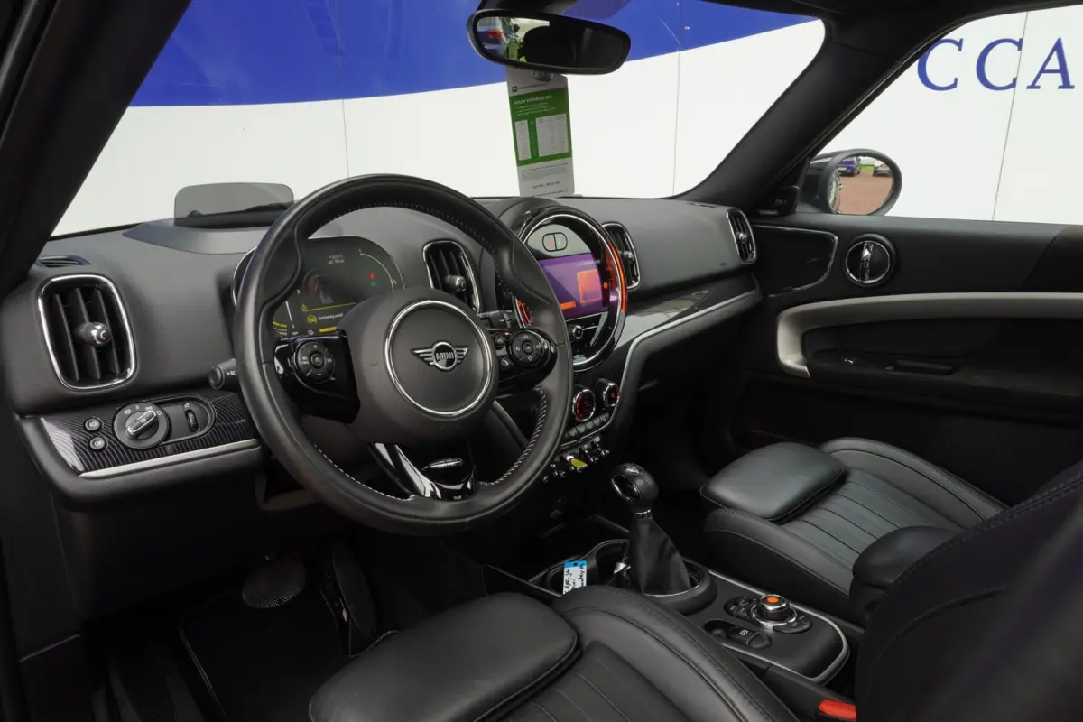 1.5 Cooper ALL4+Pano-dak+volleder+19"Lmv+Elek-Klep+Trim/Serious-Pakket+camera+navi+thunder-grey+Harman-Kardon
