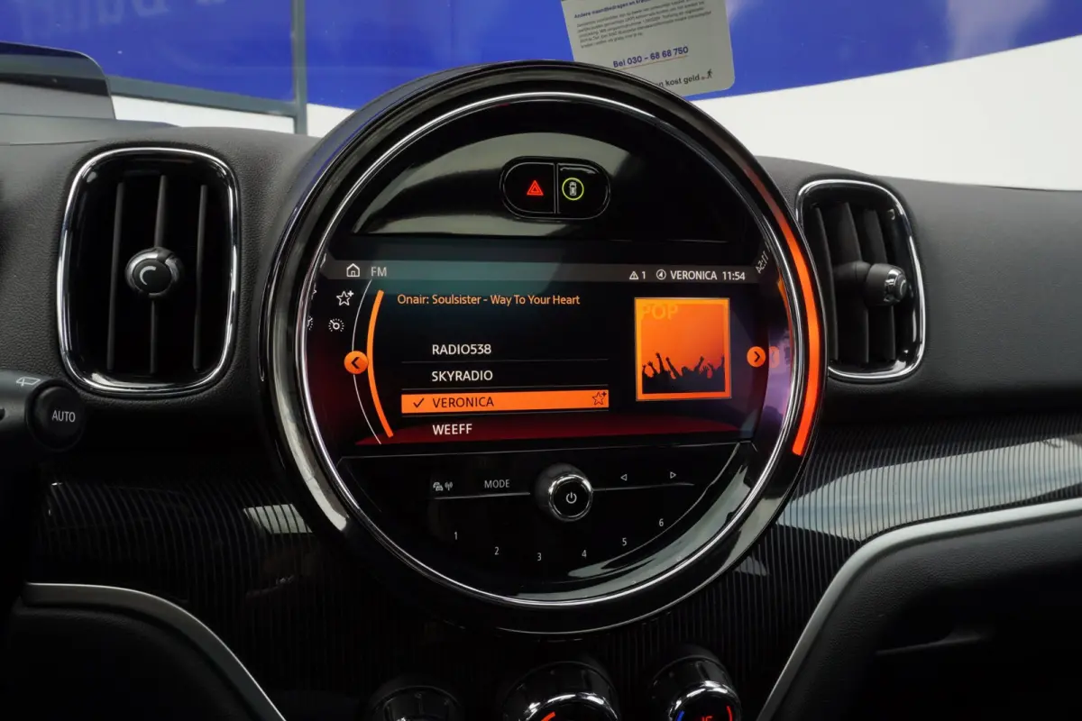 1.5 Cooper ALL4+Pano-dak+volleder+19"Lmv+Elek-Klep+Trim/Serious-Pakket+camera+navi+thunder-grey+Harman-Kardon