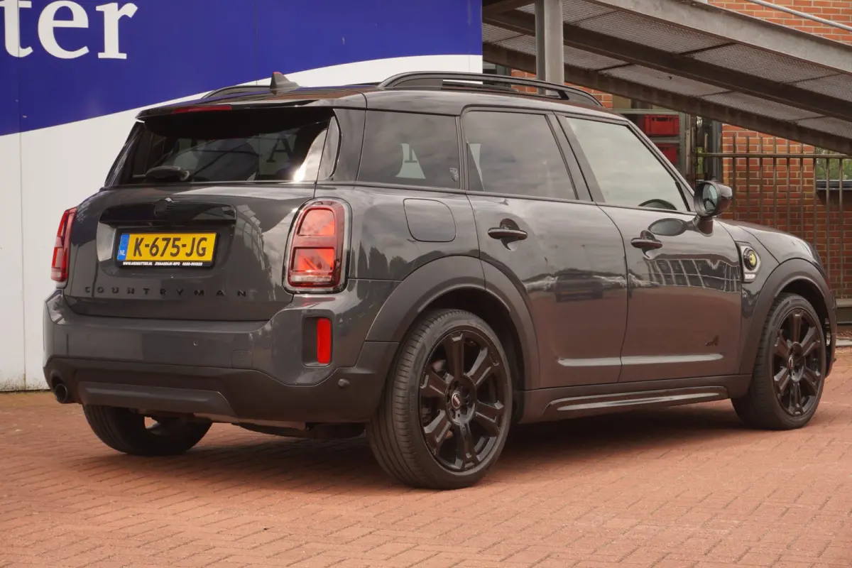 1.5 Cooper ALL4+Pano-dak+volleder+19"Lmv+Elek-Klep+Trim/Serious-Pakket+camera+navi+thunder-grey+Harman-Kardon