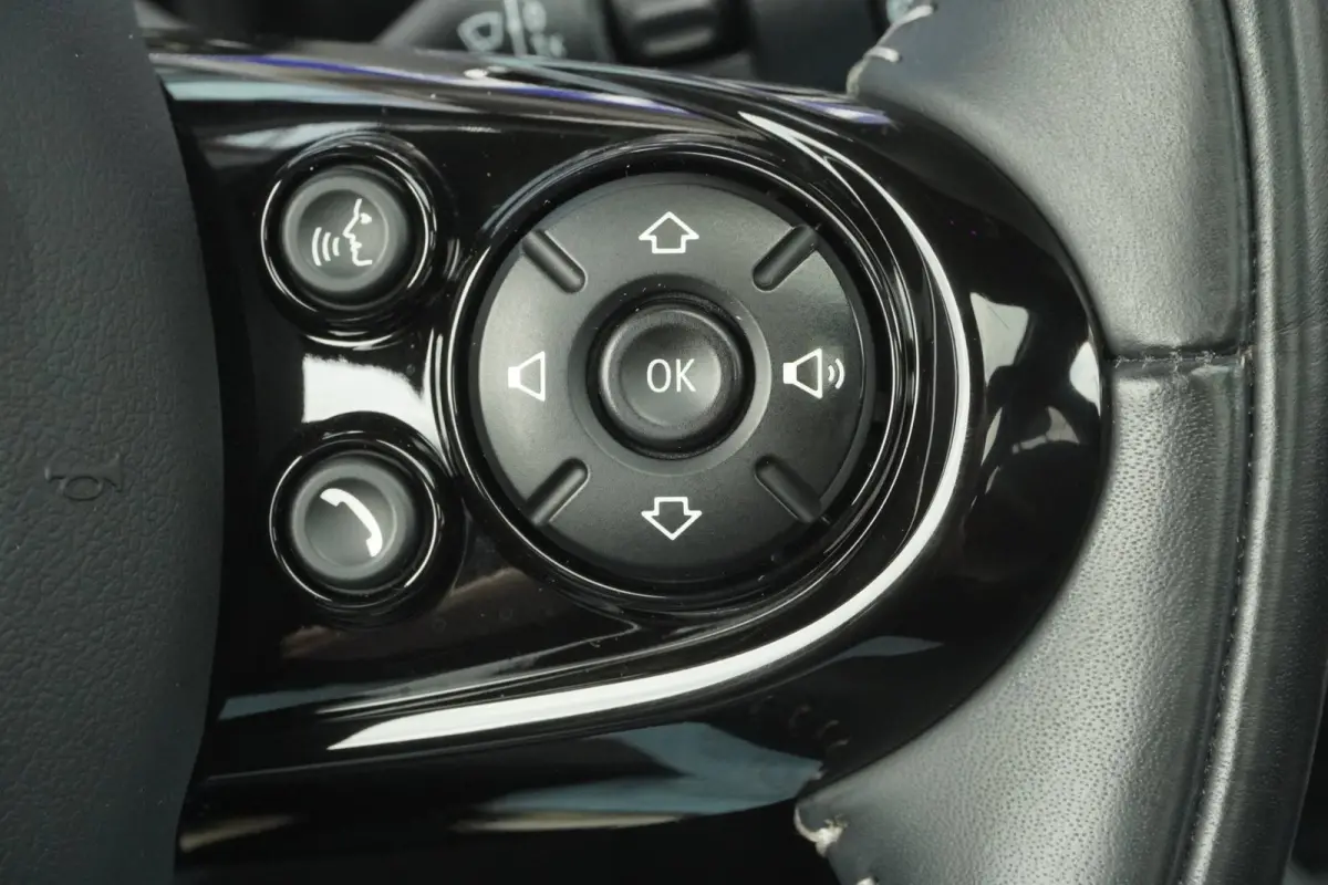 1.5 Cooper ALL4+Pano-dak+volleder+19"Lmv+Elek-Klep+Trim/Serious-Pakket+camera+navi+thunder-grey+Harman-Kardon