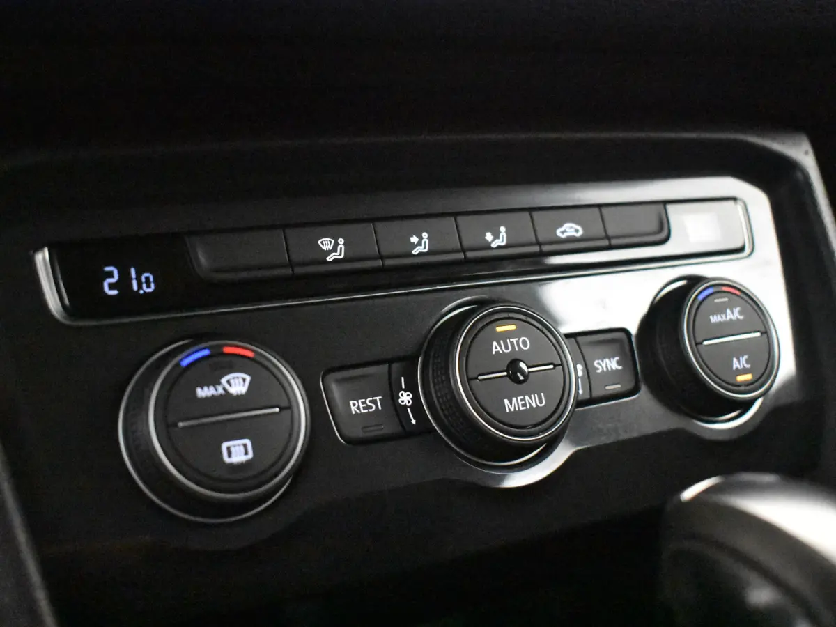 1.5 TSI Comfortline Business 150PK DSG/AUTO | Trekhaak uitklapbaar | Achteruitrijcamera | Apple carplay Android auto | Navigatie full map | Adaptief cruise control | DAB | LED | 17"LMV