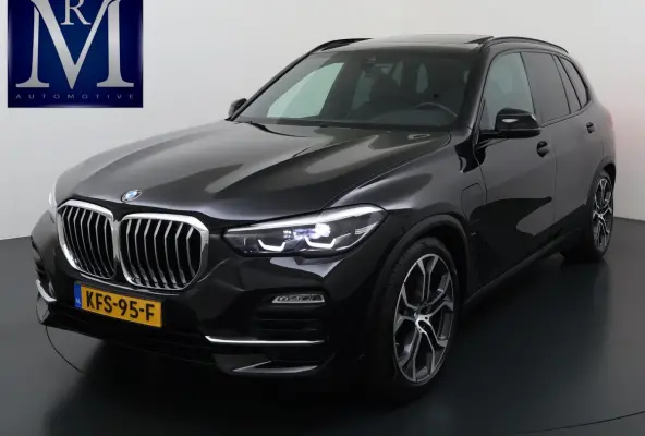 xDrive45e High Executive HARMAN KARDON| ELEK. TREKHAAK|ELEK. SCHUIF/ KANTELDAK| ACHTERBANK VERWARMING| HEAD-UP DISPLAY| DODE HOEK SENSOR| CAMERA| ACHTERAS BESTURING