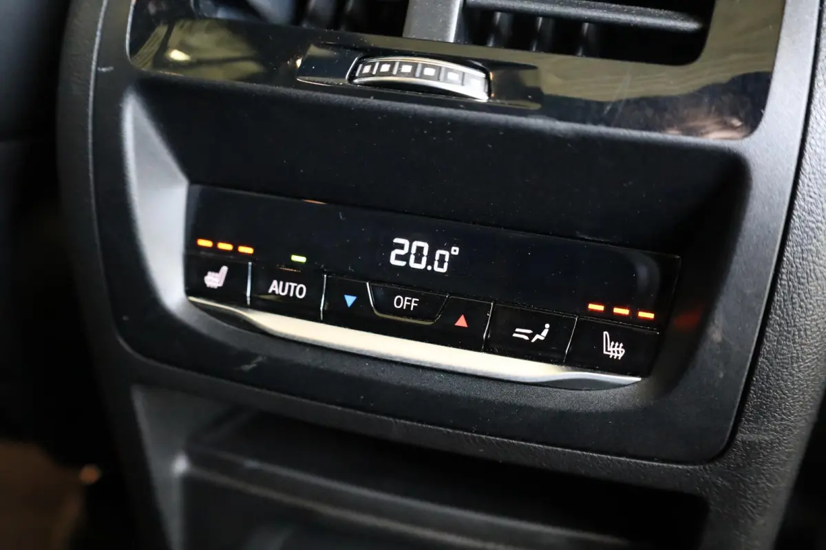 M40i xDrive Driving Assistant | Elektr. Trekhaak | Panoramadak | Head-Up | Elektrisch verstelbare stoelen