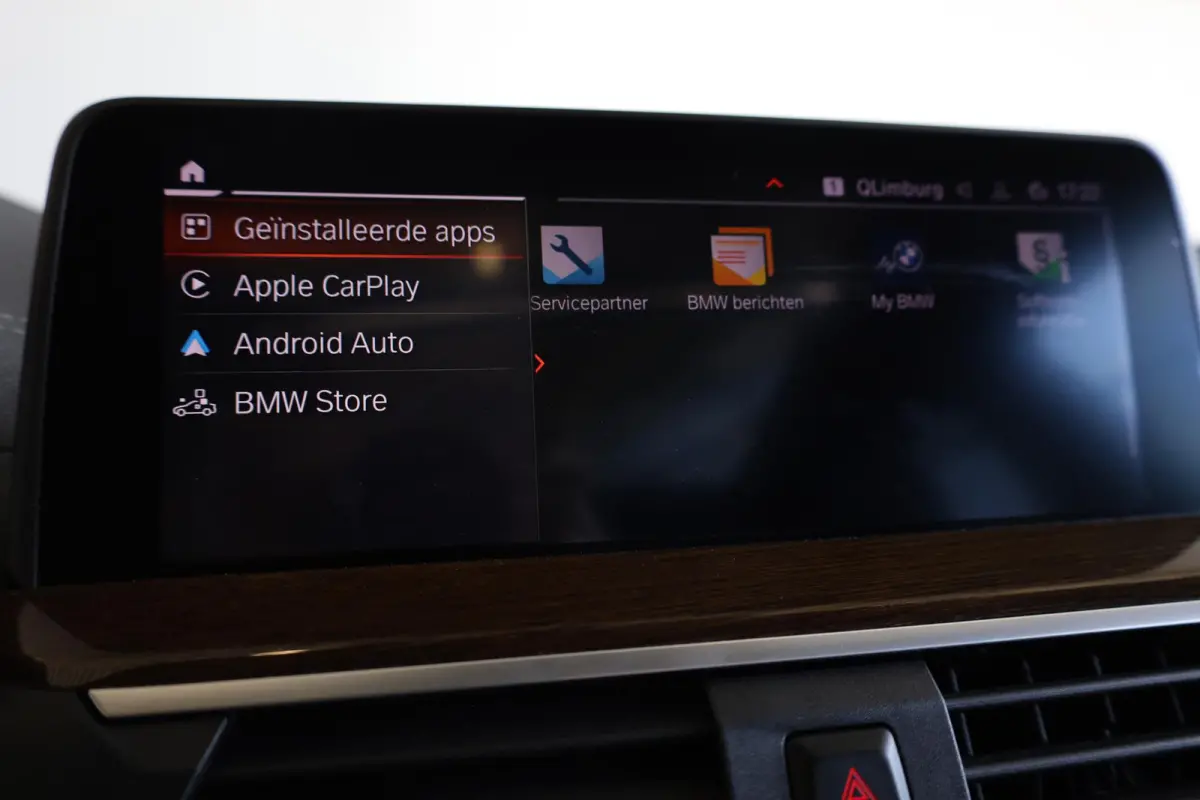 M40i xDrive Driving Assistant | Elektr. Trekhaak | Panoramadak | Head-Up | Elektrisch verstelbare stoelen