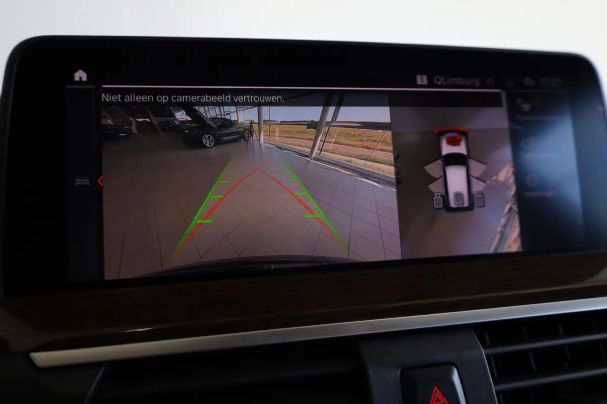 M40i xDrive Driving Assistant | Elektr. Trekhaak | Panoramadak | Head-Up | Elektrisch verstelbare stoelen