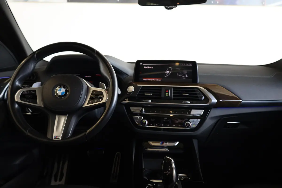 M40i xDrive Driving Assistant | Elektr. Trekhaak | Panoramadak | Head-Up | Elektrisch verstelbare stoelen