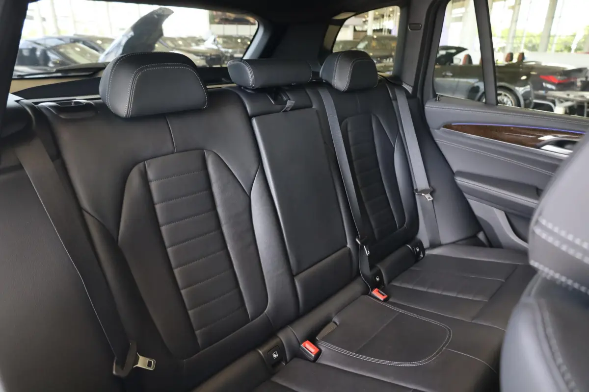 M40i xDrive Driving Assistant | Elektr. Trekhaak | Panoramadak | Head-Up | Elektrisch verstelbare stoelen