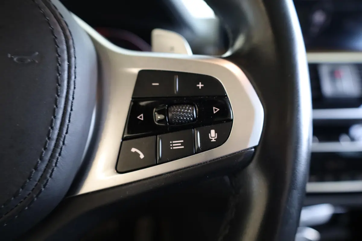 M40i xDrive Driving Assistant | Elektr. Trekhaak | Panoramadak | Head-Up | Elektrisch verstelbare stoelen