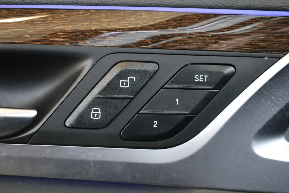 M40i xDrive Driving Assistant | Elektr. Trekhaak | Panoramadak | Head-Up | Elektrisch verstelbare stoelen
