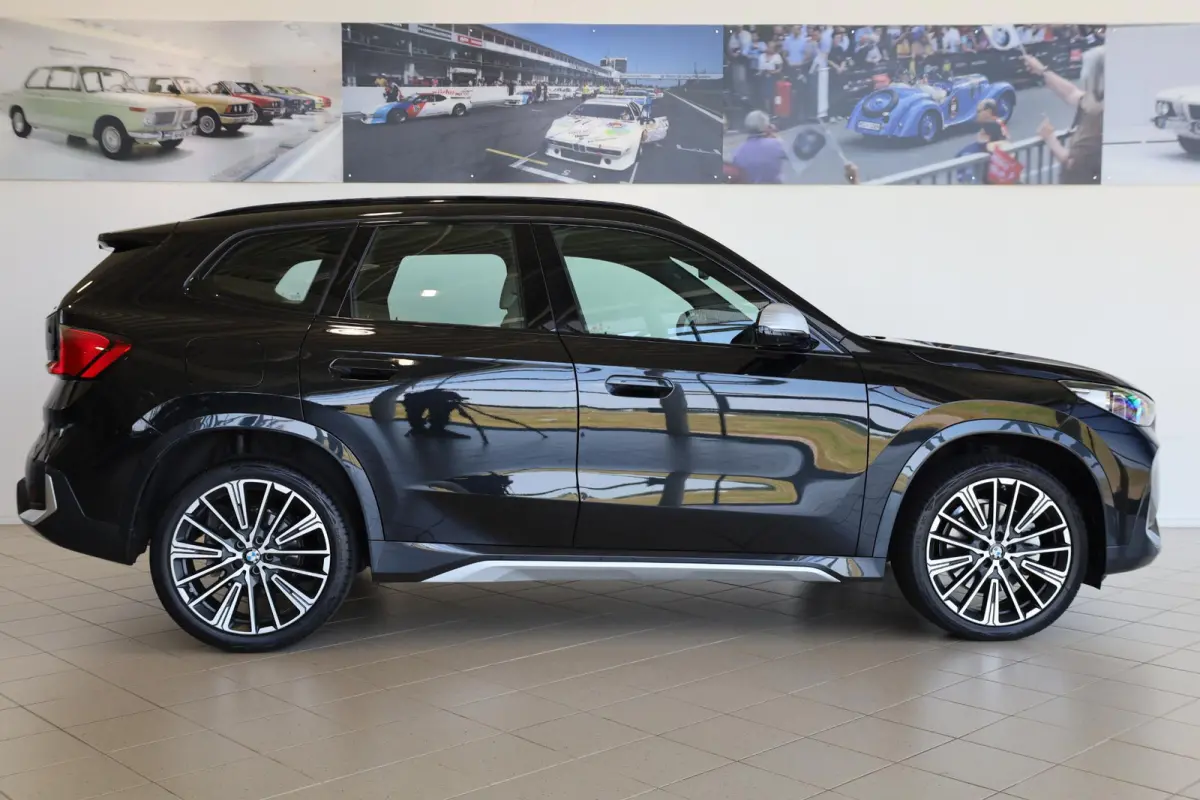 xDrive23i X-Line | Driving Assistant Professional | Elektr. Trekhaak | Head-Up Display | Panoramadak | Actieve stoel