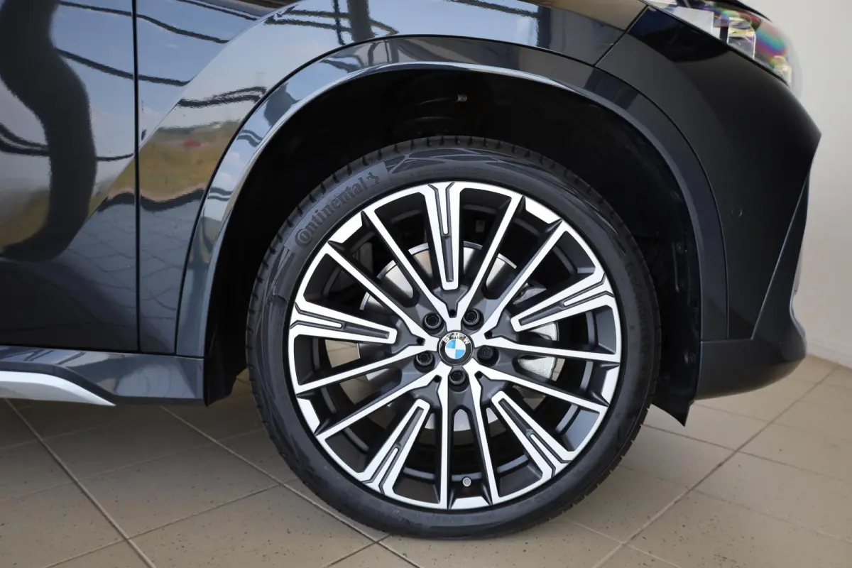 xDrive23i X-Line | Driving Assistant Professional | Elektr. Trekhaak | Head-Up Display | Panoramadak | Actieve stoel