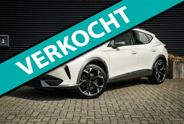 1.4 e-Hybrid VZ Black Edition | Kuipstoelen | Camera | ACC | Elek. Stoelen | 19" lm velgen |