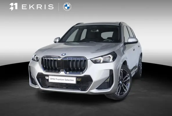xDrive30e | M Sportpakket Pro | Innovation Pack | Travel Pack | 19 inch | Stuurwielrand verwarmd | M Adaptief onderstel | Glazen panoramadak | Actiefstoelen | Driving Assistant Professional 