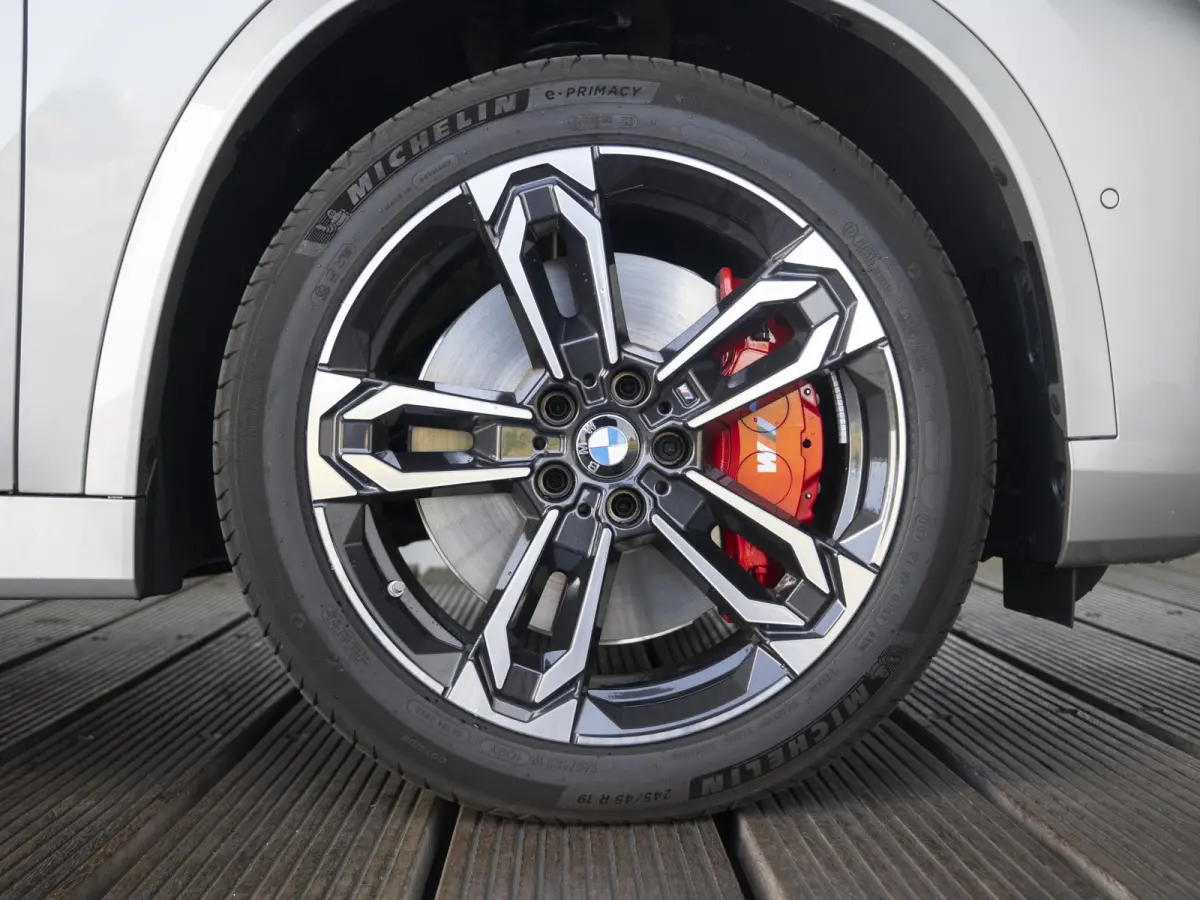 xDrive30e | M Sportpakket Pro | Innovation Pack | Travel Pack | 19 inch | Stuurwielrand verwarmd | M Adaptief onderstel | Glazen panoramadak | Actiefstoelen | Driving Assistant Professional 